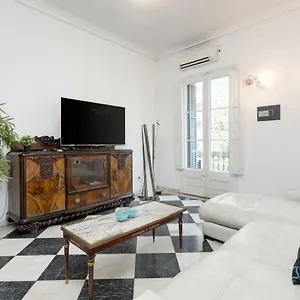 1229-awesome-city-center-apartment-with-terrace.topbarcelonahotels.com/